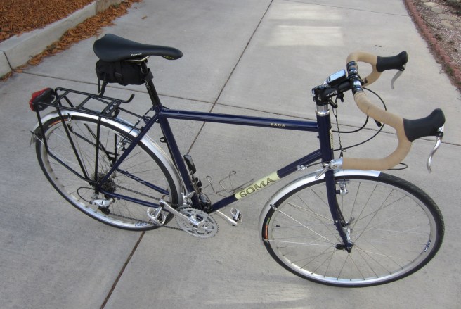 The Soma Saga in its present configuration. I'm thinking about losing the rando' bars for some short-reach drops, beefing up the bar tape and fattening up the tires.