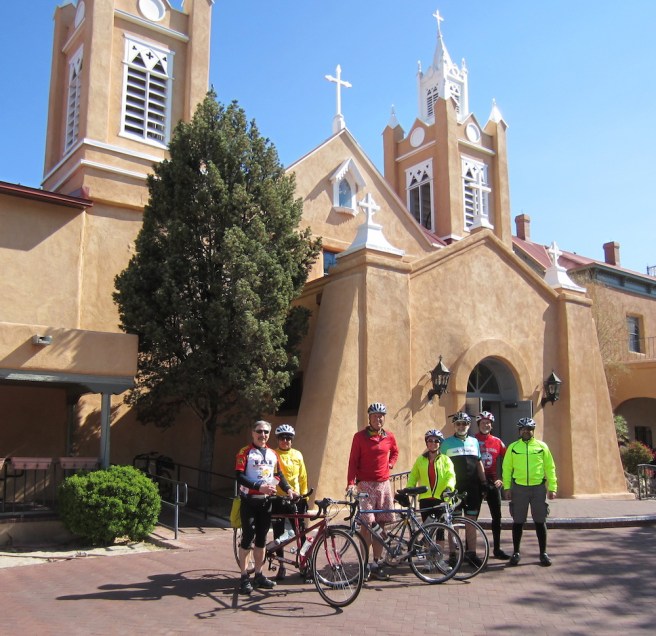 Meena and Khal are at left, Jim Sayers of ACA is the rangy dude in red, Stephen Newhall is wearing the nifty Rob and Charlies kit, and some ugly old man is pretending he's me.