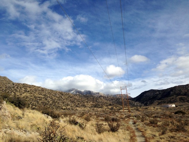 Don't let the apparent solitude fool you — the Piedra Lisa/Embudo Dam trails were crawling with people trying to sweat out their hangovers.